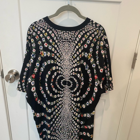Givenchy, Kaleidoscope Daisy T-Shirt, XL, Excellent condition, worn once. - Picture 6 of 8